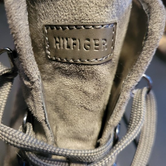 Boots - Picture 3 of 5